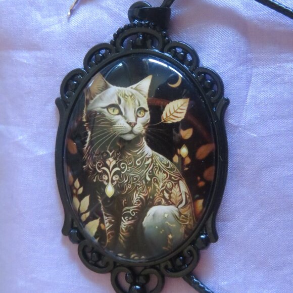 Shimmery Grey Boho CAT Cabochon Pendant with Cord (F60) - Picture 1 of 4